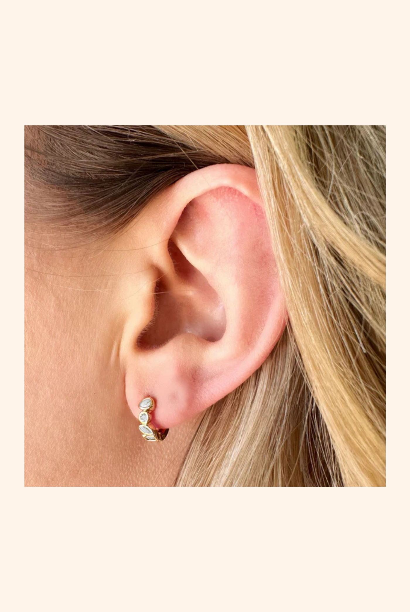 Glory Huggie Earrings Gold