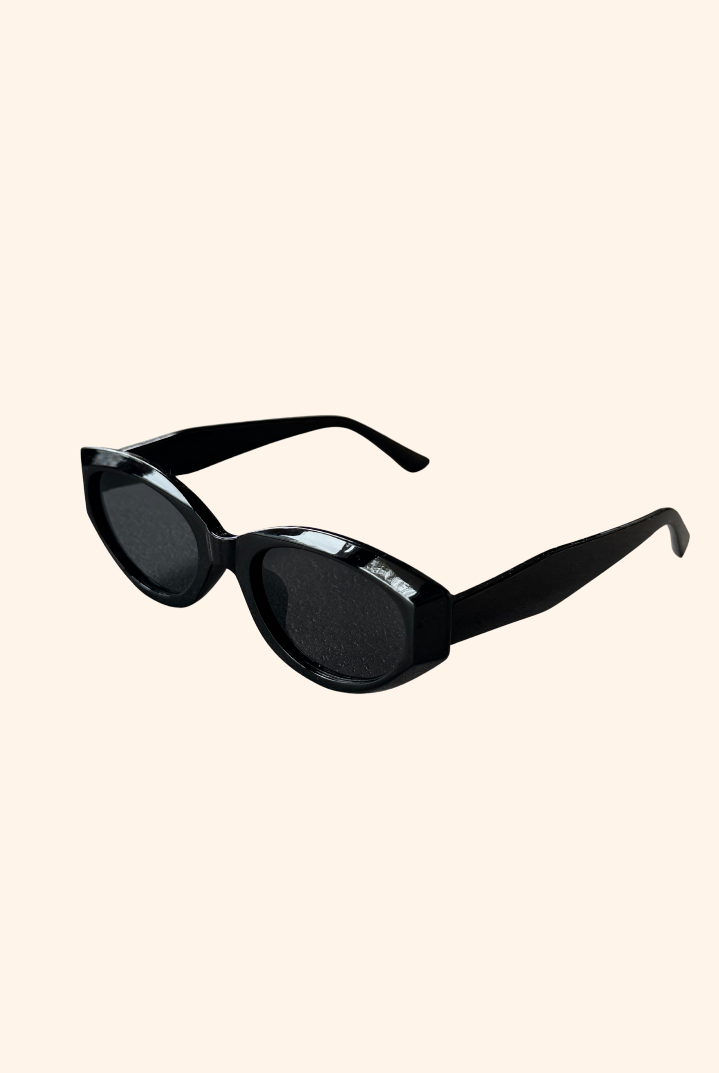 Lola Sunglasses in Black