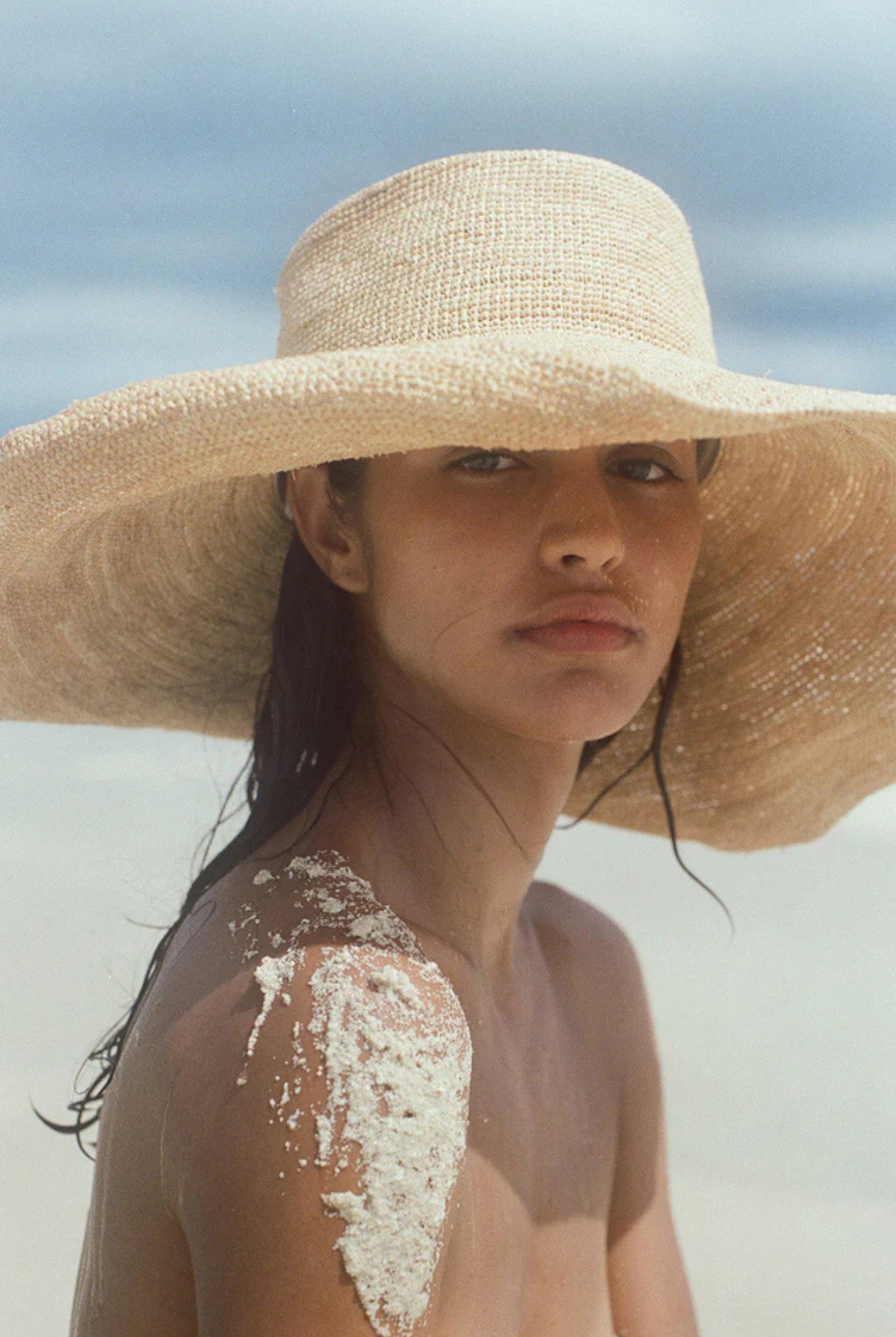 Raffia Wide Brim Hat in Natural